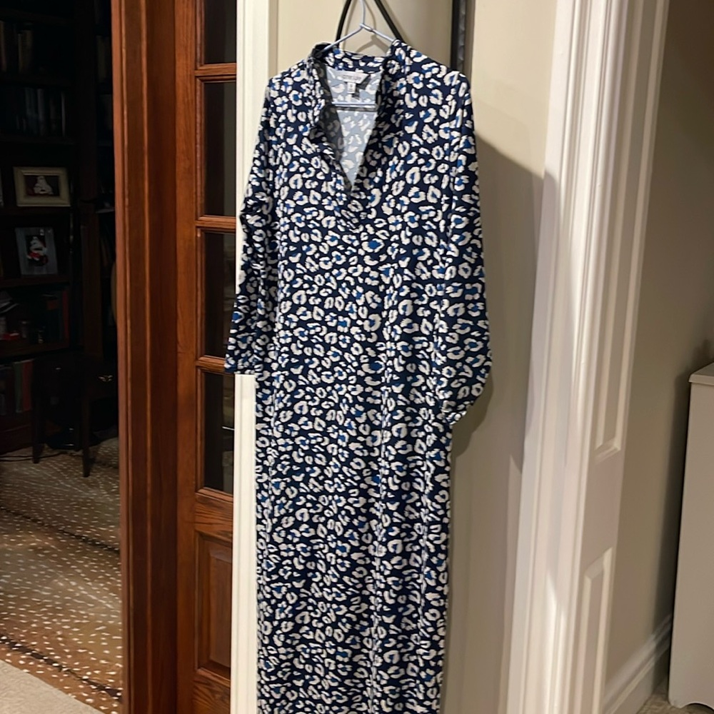 Nice casual maxi dresss. Perfectt for an afternoon out.